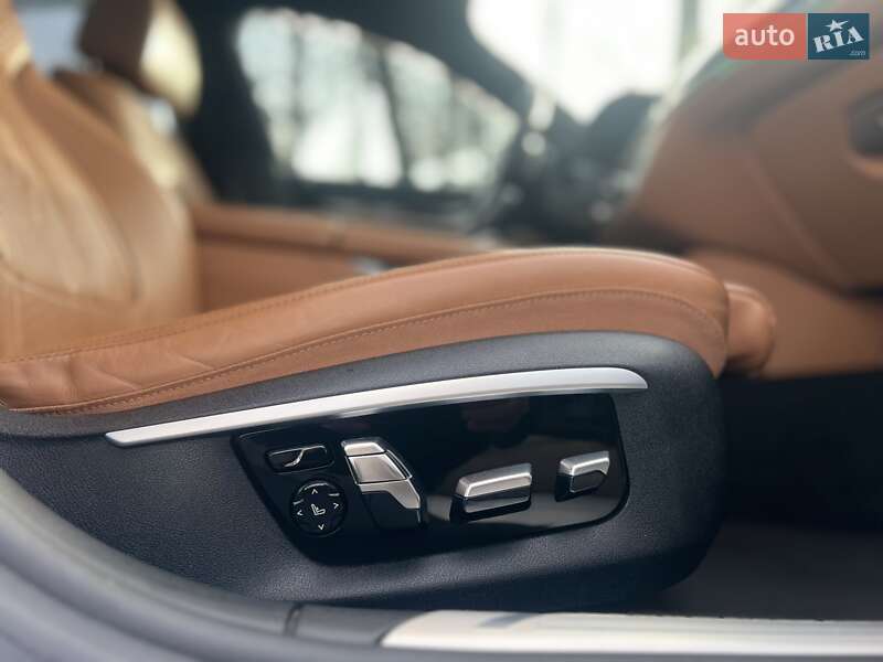 Седан BMW 7 Series 2016 в Киеве