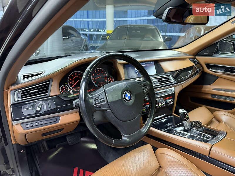 Седан BMW 7 Series 2010 в Одессе