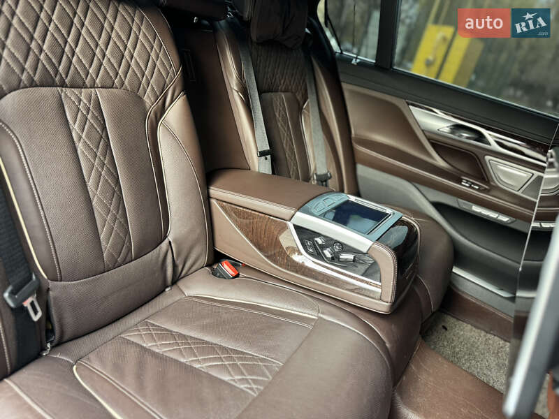 Седан BMW 7 Series 2016 в Рівному