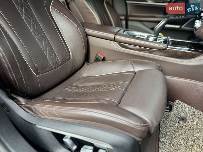 Седан BMW 7 Series 2016 в Рівному