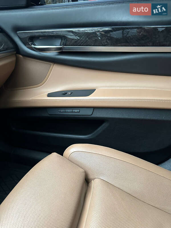 Седан BMW 7 Series 2013 в Киеве