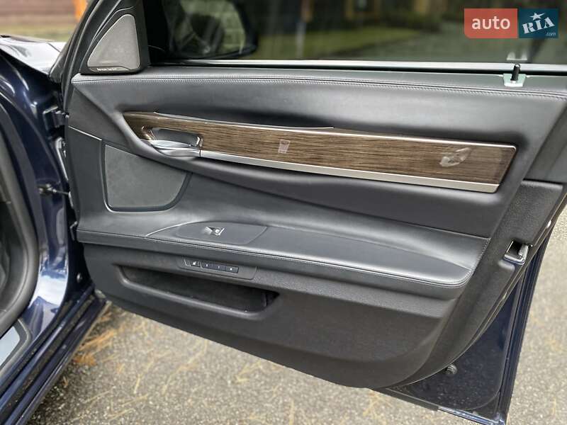 Седан BMW 7 Series 2014 в Киеве