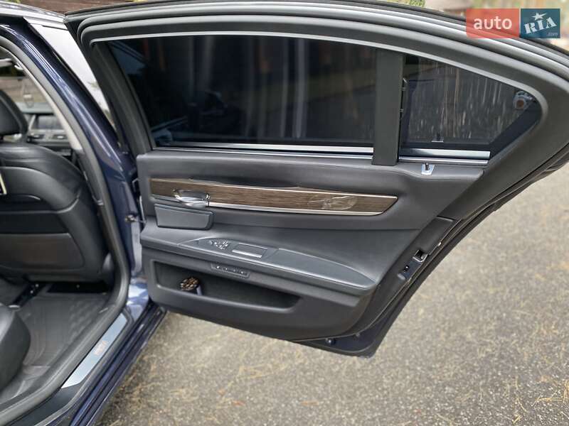 Седан BMW 7 Series 2014 в Киеве