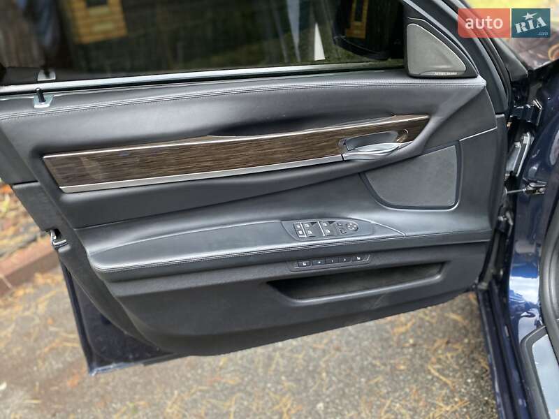 Седан BMW 7 Series 2014 в Киеве