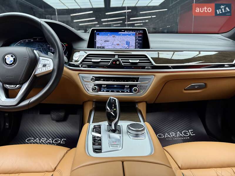 Седан BMW 7 Series 2020 в Киеве