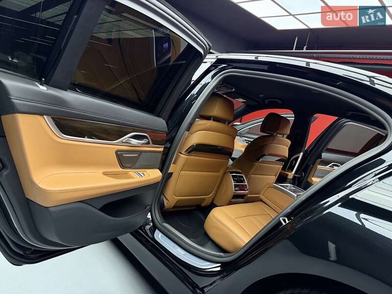 Седан BMW 7 Series 2020 в Киеве