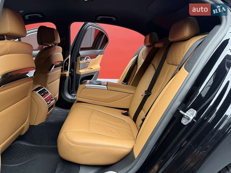 Седан BMW 7 Series 2020 в Киеве