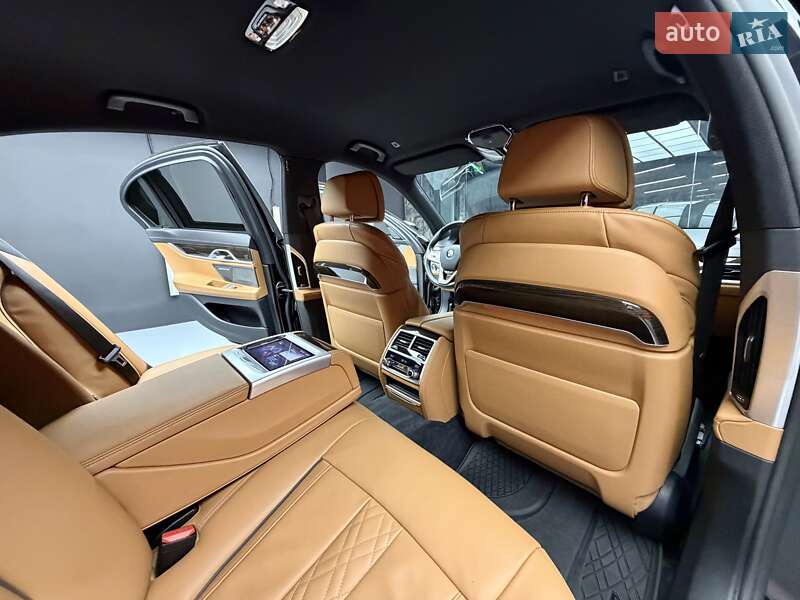 Седан BMW 7 Series 2020 в Киеве