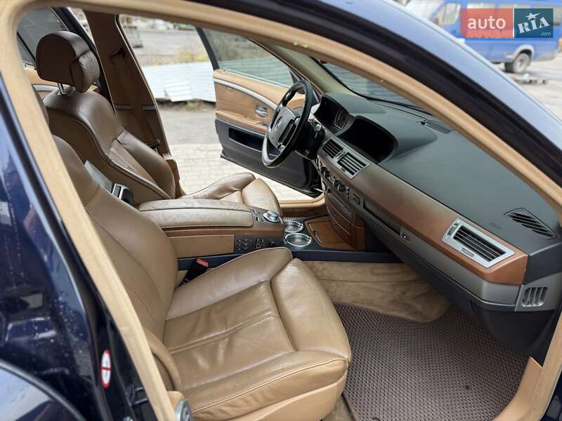 Седан BMW 7 Series 2003 в Хмельницком