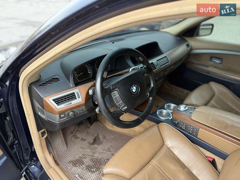 Седан BMW 7 Series 2003 в Хмельницком