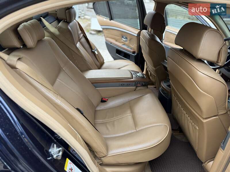 Седан BMW 7 Series 2003 в Хмельницком