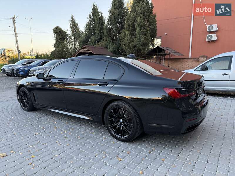 Седан BMW 7 Series 2021 в Виннице