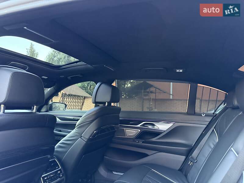 Седан BMW 7 Series 2021 в Виннице