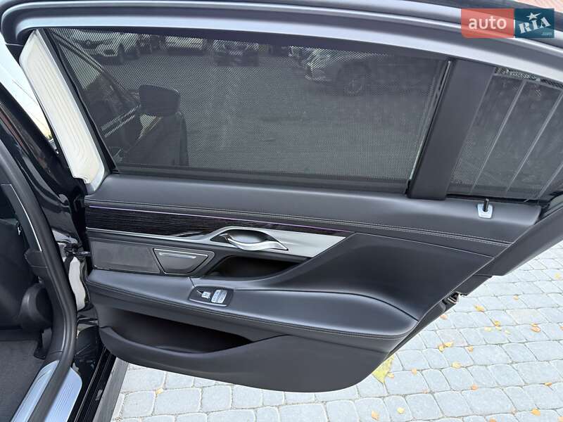Седан BMW 7 Series 2021 в Виннице