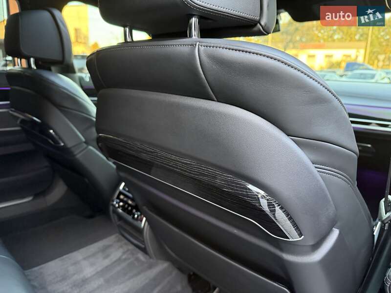 Седан BMW 7 Series 2021 в Виннице