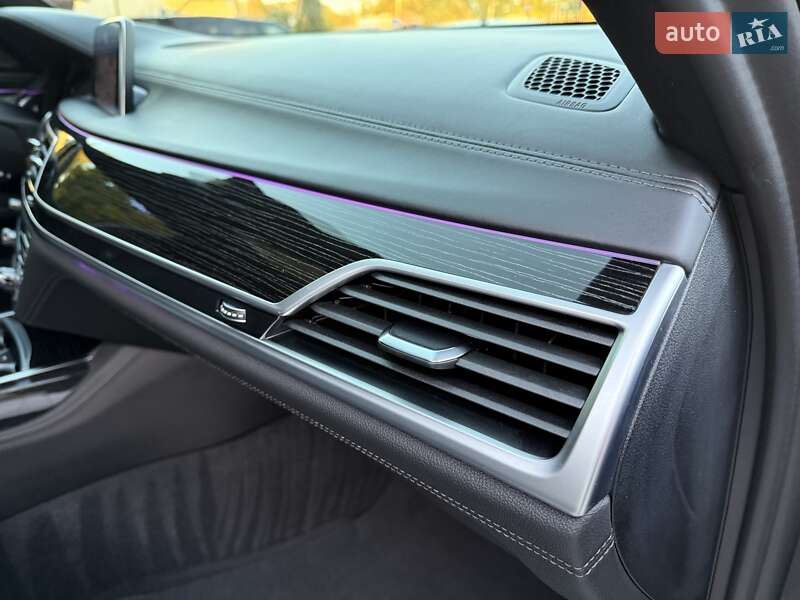 Седан BMW 7 Series 2021 в Виннице