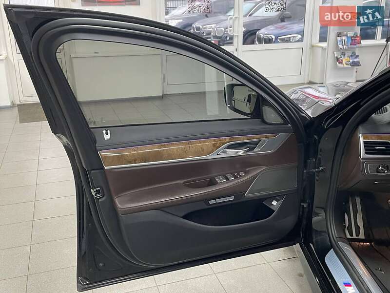 Седан BMW 7 Series 2016 в Киеве