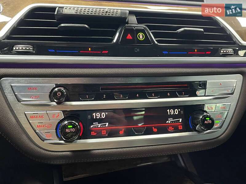 Седан BMW 7 Series 2016 в Киеве