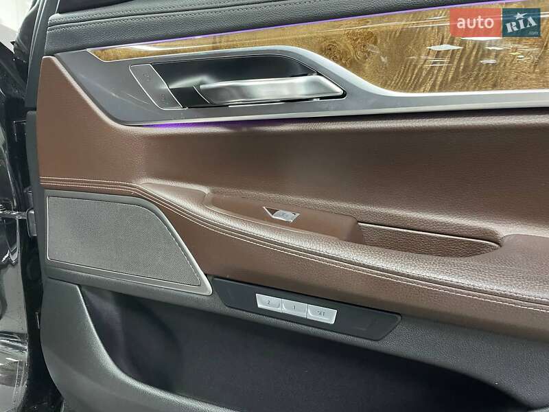 Седан BMW 7 Series 2016 в Киеве