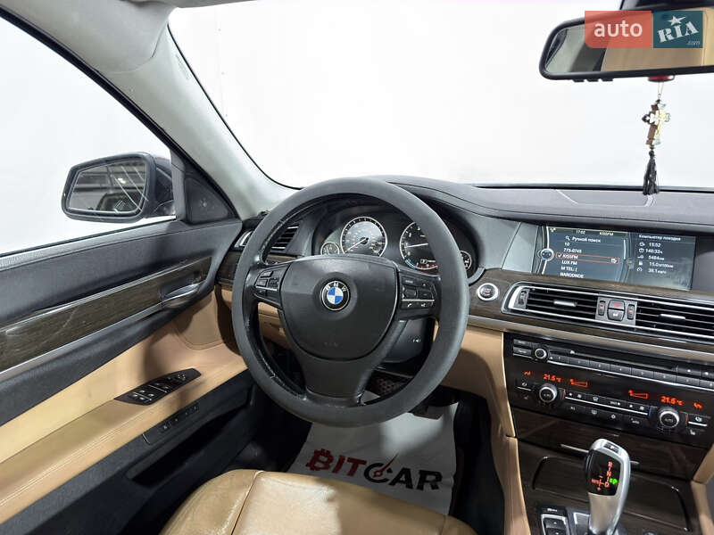 Седан BMW 7 Series 2011 в Одессе