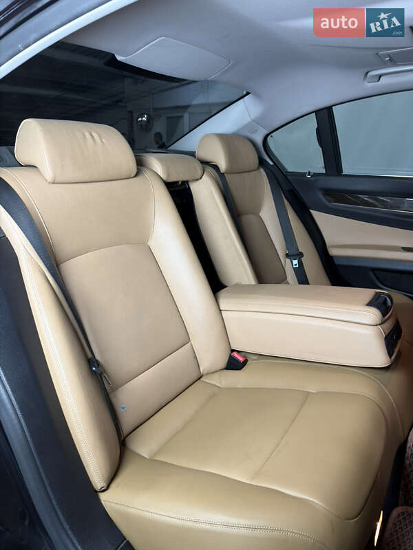 Седан BMW 7 Series 2011 в Одессе