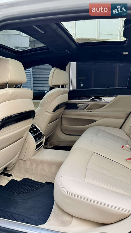 Седан BMW 7 Series 2018 в Киеве фото 24 Седан BMW 7 Series 2018 в Киеве