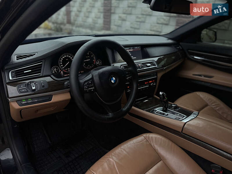 Седан BMW 7 Series 2008 в Ровно
