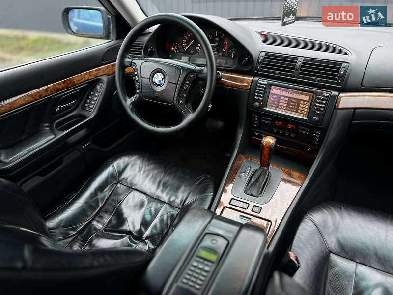 Седан BMW 7 Series 2001 в Виннице