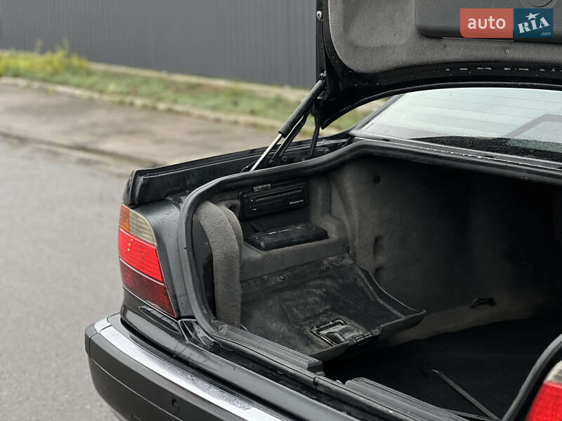 Седан BMW 7 Series 2001 в Виннице