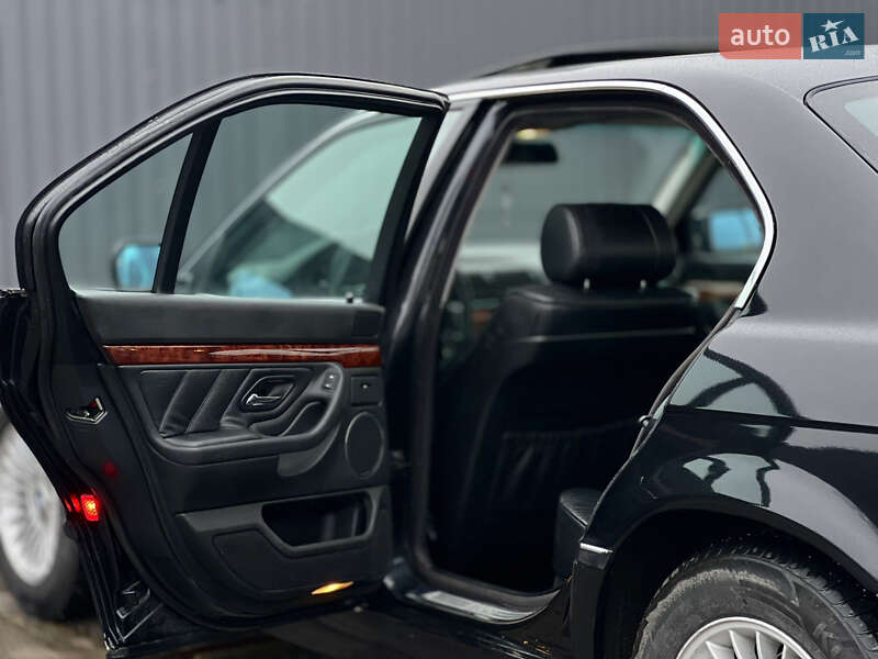 Седан BMW 7 Series 2001 в Виннице