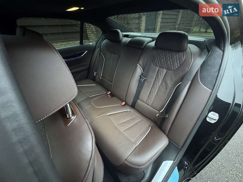 Седан BMW 7 Series 2022 в Києві