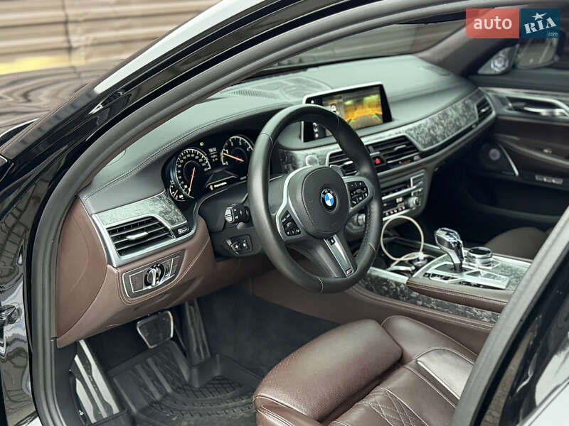 Седан BMW 7 Series 2017 в Дубно фото 25 Седан BMW 7 Series 2017 в Дубно