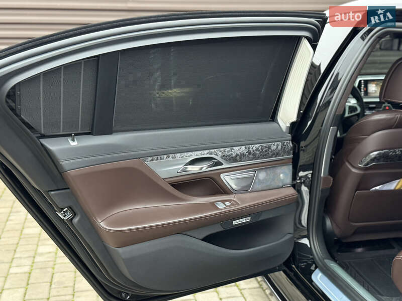 Седан BMW 7 Series 2017 в Дубно фото 30 Седан BMW 7 Series 2017 в Дубно