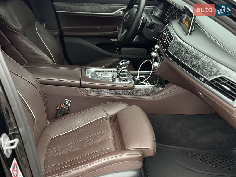 Седан BMW 7 Series 2017 в Дубно фото 40 Седан BMW 7 Series 2017 в Дубно