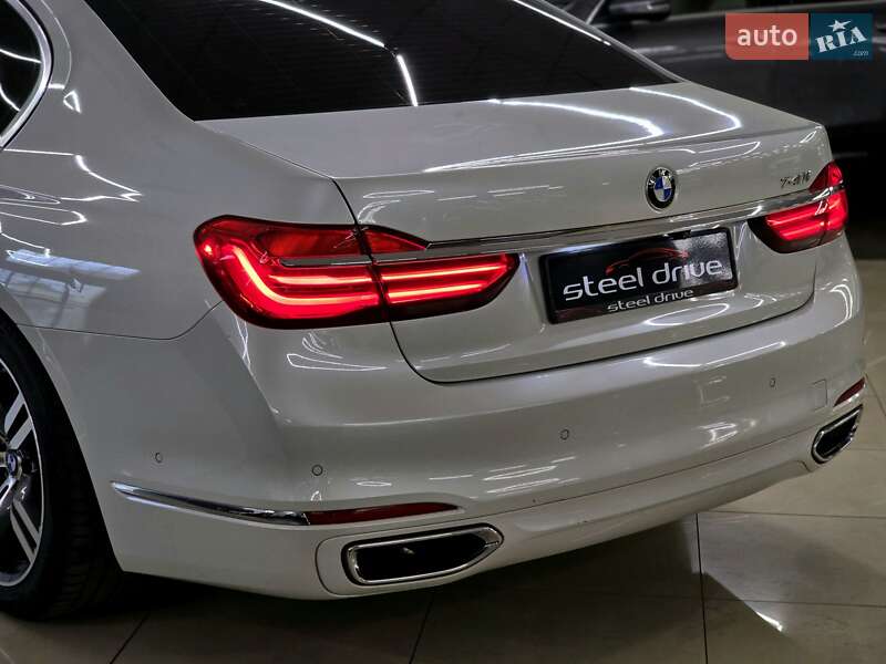 Седан BMW 7 Series 2015 в Николаеве