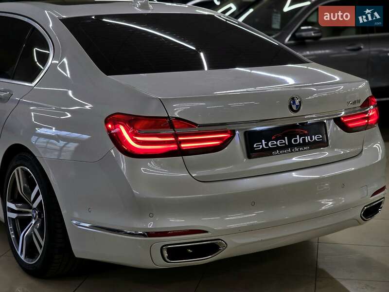 Седан BMW 7 Series 2015 в Николаеве