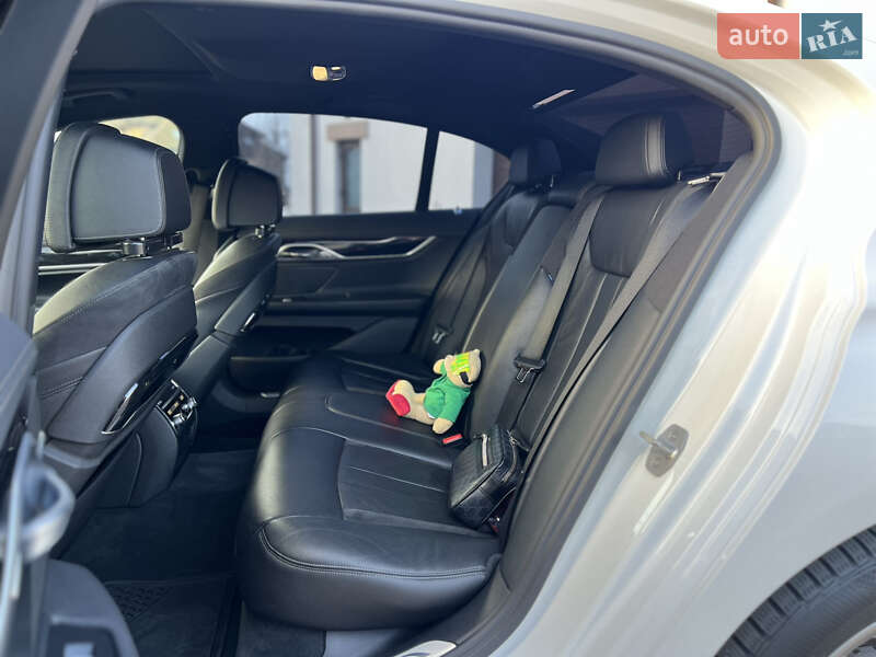 Седан BMW 7 Series 2016 в Киеве фото 72 Седан BMW 7 Series 2016 в Киеве