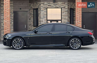 Седан BMW 7 Series 2022 в Александрие