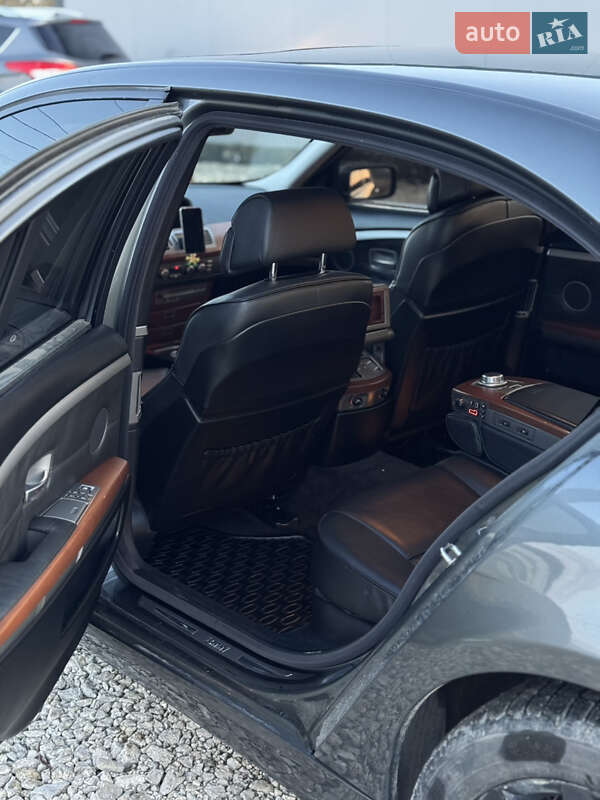 Седан BMW 7 Series 2005 в Тернополі