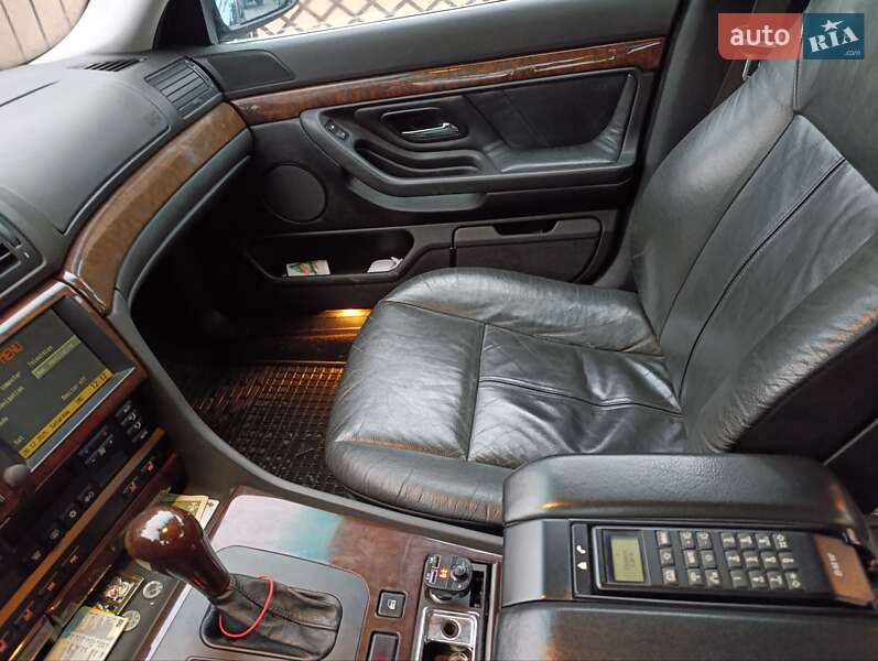 Седан BMW 7 Series 2000 в Новоукраинке