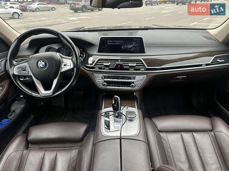 Седан BMW 7 Series 2016 в Киеве фото 24 Седан BMW 7 Series 2016 в Киеве