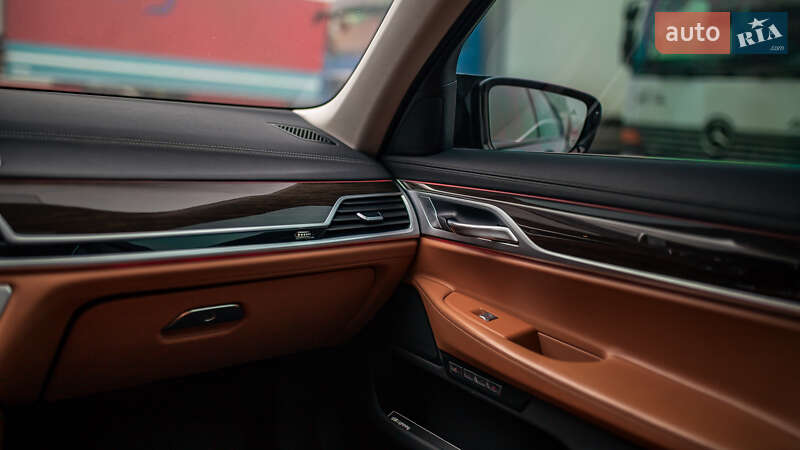 Седан BMW 7 Series 2017 в Черновцах фото 58 Седан BMW 7 Series 2017 в Черновцах