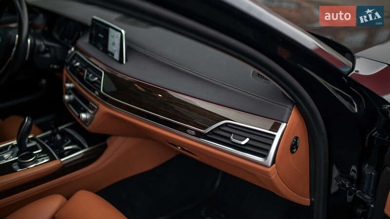 Седан BMW 7 Series 2017 в Черновцах фото 88 Седан BMW 7 Series 2017 в Черновцах