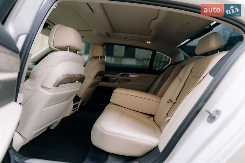 Седан BMW 7 Series 2019 в Вінниці