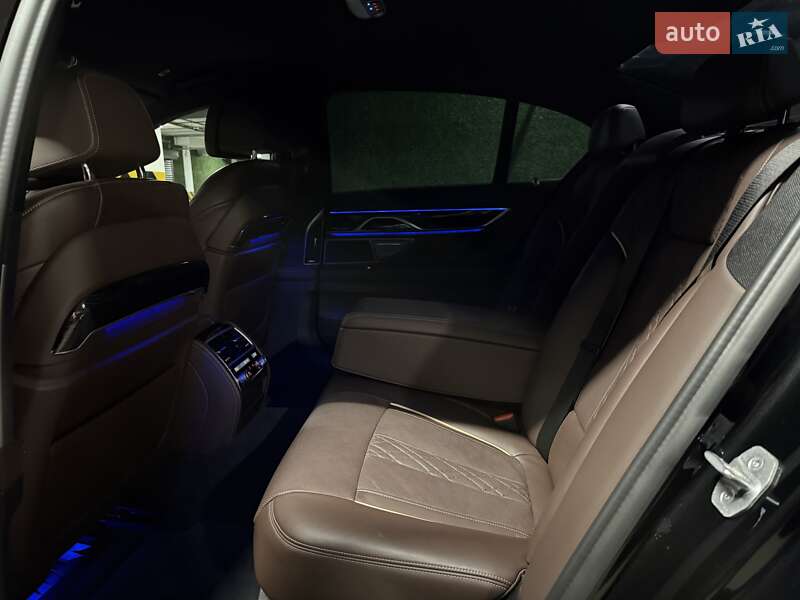 Седан BMW 7 Series 2022 в Киеве фото 57 Седан BMW 7 Series 2022 в Киеве