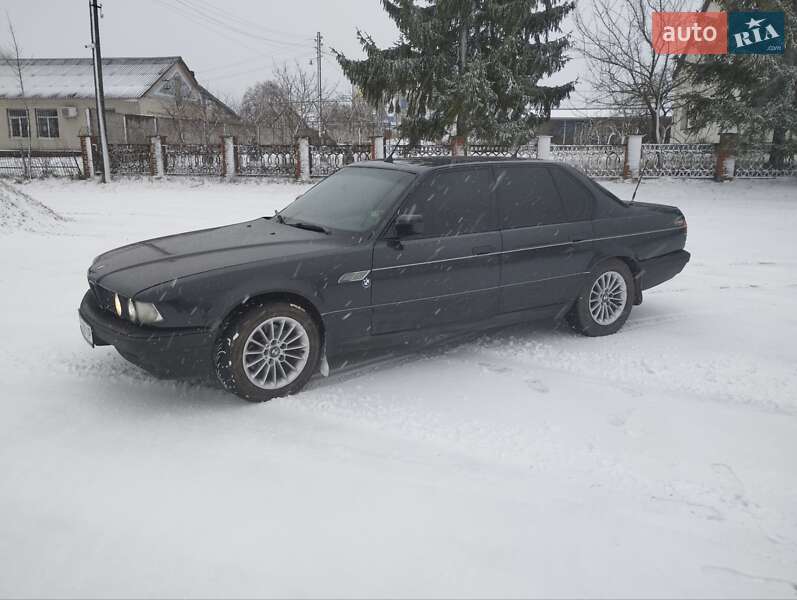 Седан BMW 7 Series 1989 в Кременце