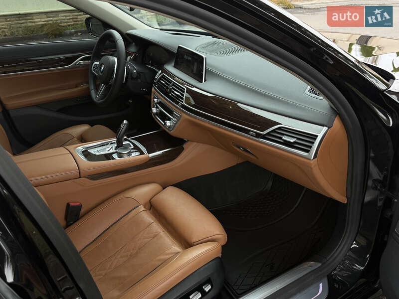 Седан BMW 7 Series 2019 в Киеве