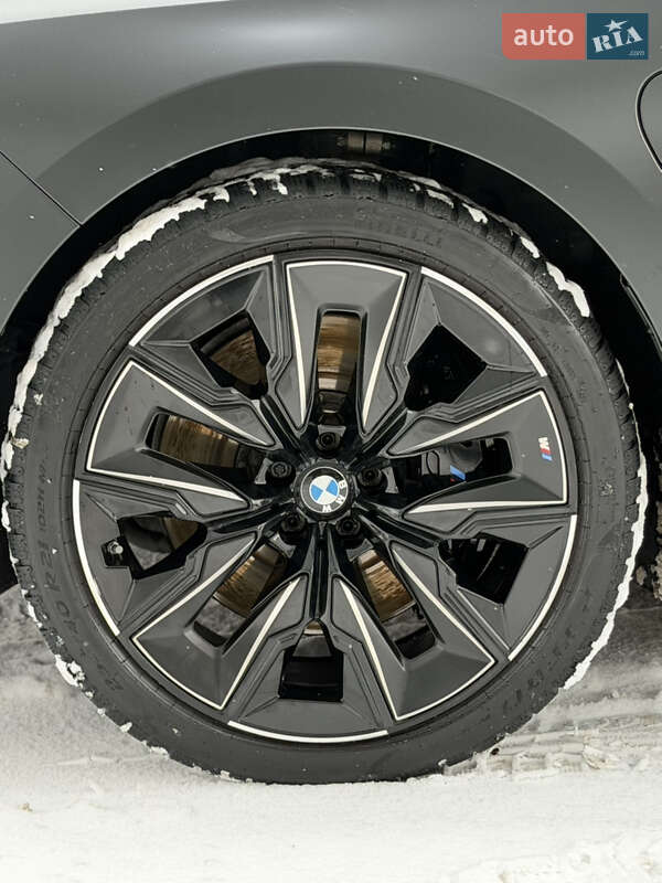 Седан BMW 7 Series 2023 в Дніпрі