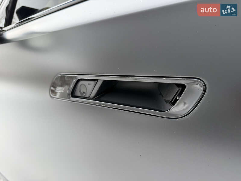 Седан BMW 7 Series 2023 в Дніпрі