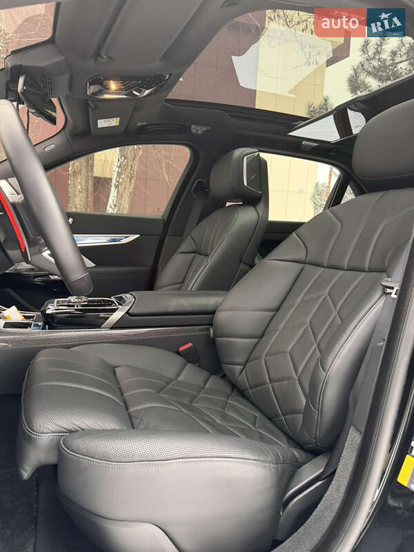 Седан BMW 7 Series 2023 в Дніпрі